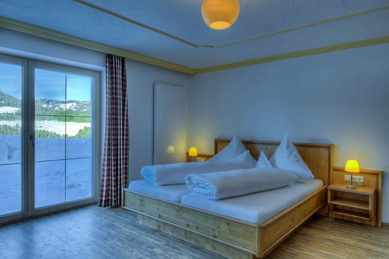Ferien-Schloessle Michaela Apartment Riezlern Room photo